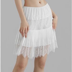 Elegant White Lace Pleated Skirt